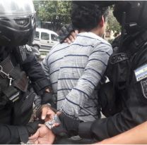 Detuvieron al jujeño que intentó hacerle lo peor a su mamá y su familia