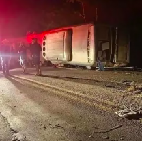 Volcó un micro en la ruta: 16 pasajeros perdieron la vida