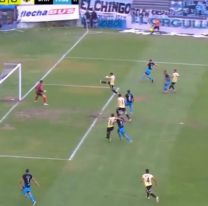 Grosero: el penal que Comesaña no cobró a Gimnasia de Jujuy antes de la suspender el partido