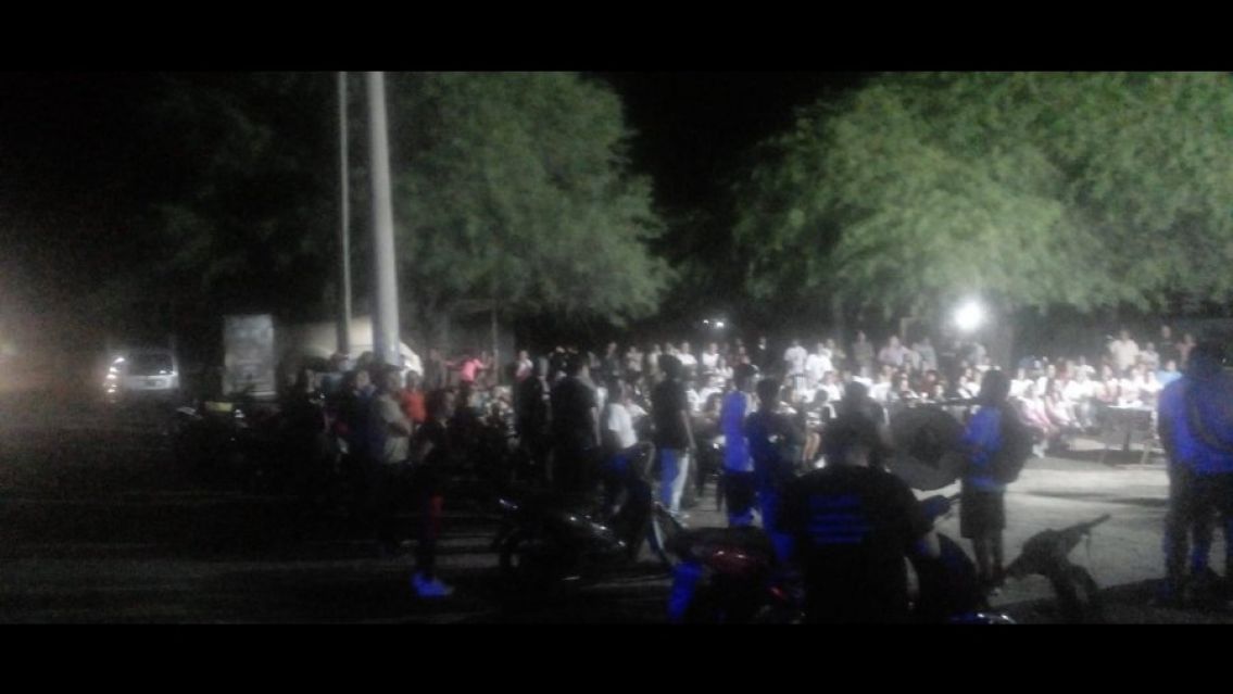 Se descompens� candidato norte�o en el cierre de campa�a y se fue en ambulancia