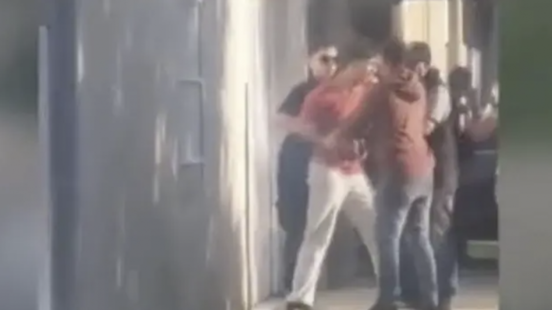 Con el dolor de su alma, entreg� a su propio hijo porque le confes� un doble crimen