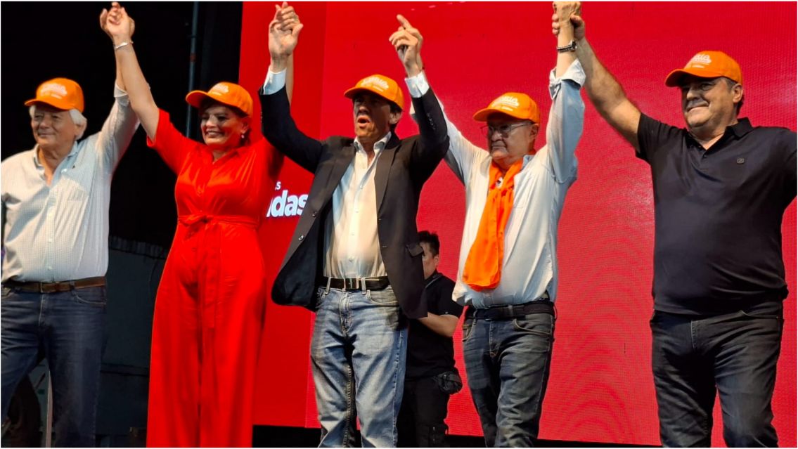 El Frente Jujuy Crece cerr� su campa�a con un multitudinario acto en Perico