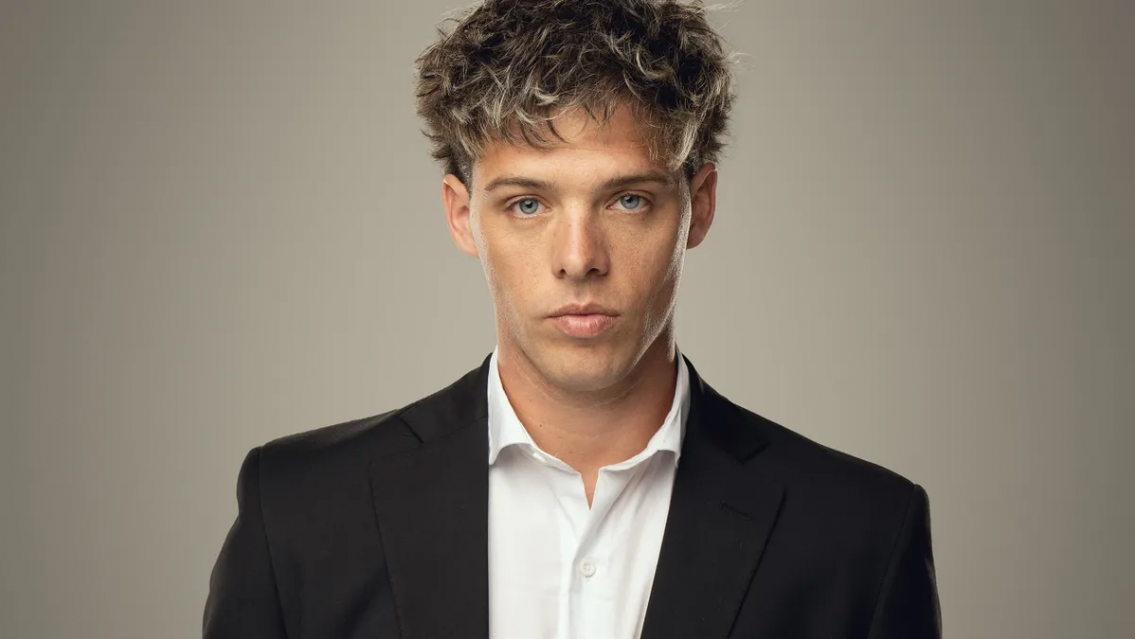 Santi Maratea: le levantaron su programa y salió a bancar a Javier Milei