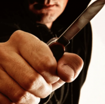 Violento robo en Libertador: la quiso apuñalar y se llevó la caja del negocio