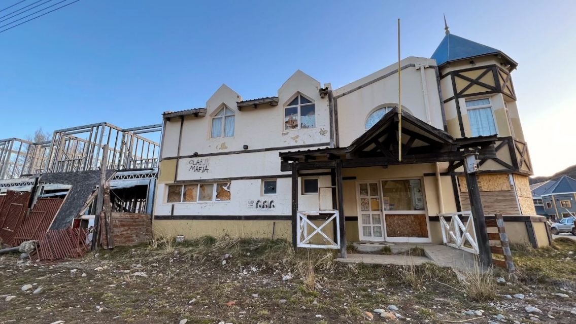 Hallaron muerto a un hombre en un hotel de los Kirchner: los terribles detalles