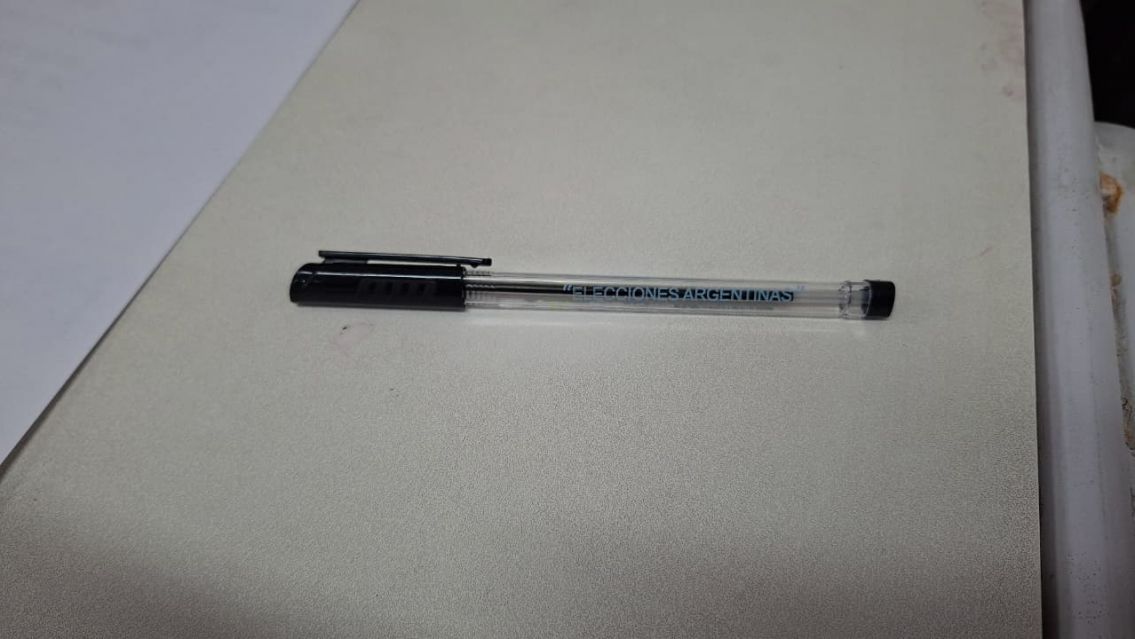 La lapicera que te dar�n en la mesa: la foto que ya est� dando que hablar