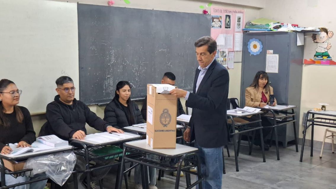Sadir vot� y pidi� participaci�n de los juje�os