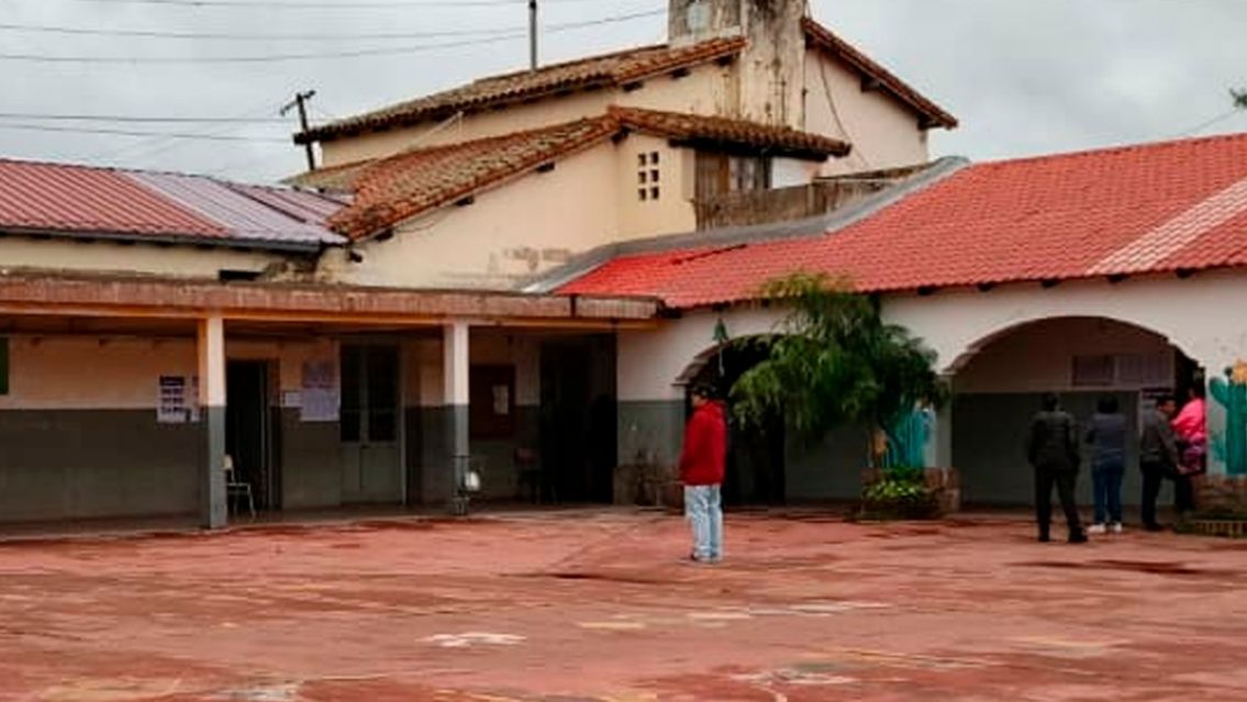 Escasa concurrencia marca la ma�ana electoral en Jujuy