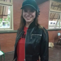 Emilia Mernes volvi&oacute; a su pueblo y caus&oacute; gran revuelo al asistir a la escuela a votar
