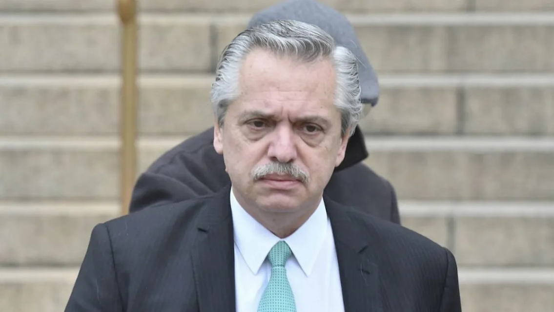 Condena social: Alberto Fernández se fue a las corridas después de votar