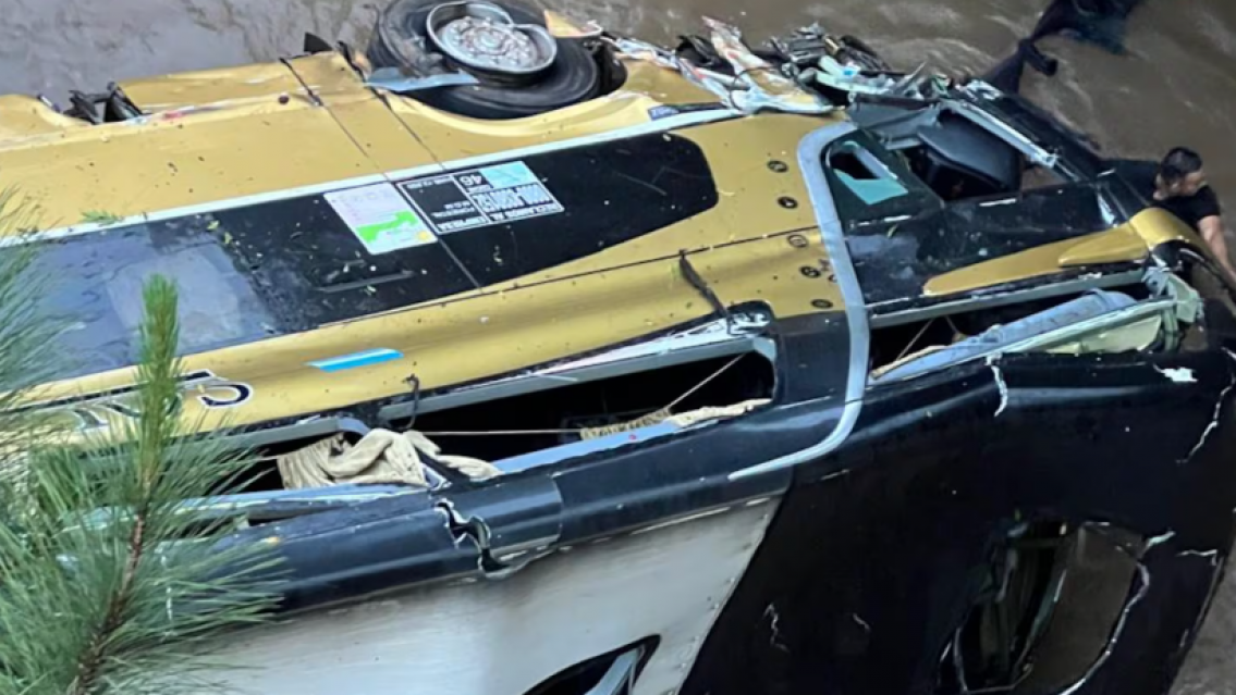 Son nueve los muertos por el vuelco del colectivo de la empresa Sol del Norte