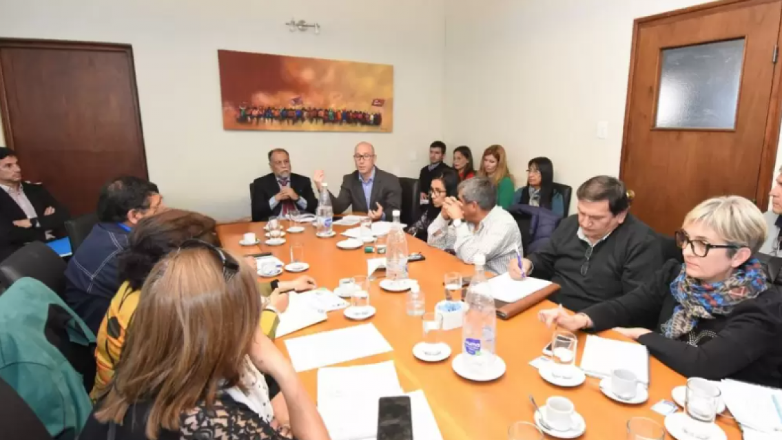 Los gremios docentes regresan a la mesa paritaria