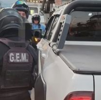 Tensión en pleno centro jujeño: golpeó a un policía de tránsito por una multa