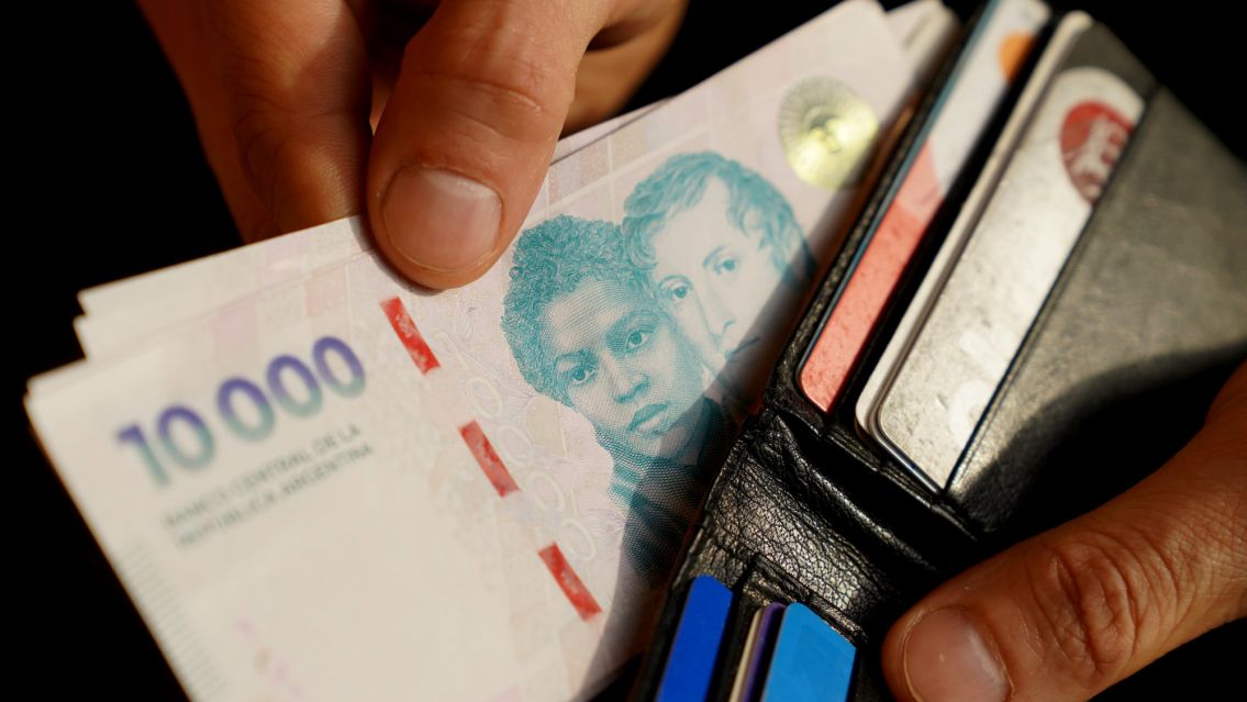 A los cajeros: el Gobierno de Jujuy confirmó cuándo pagan el sueldo de octubre 2025