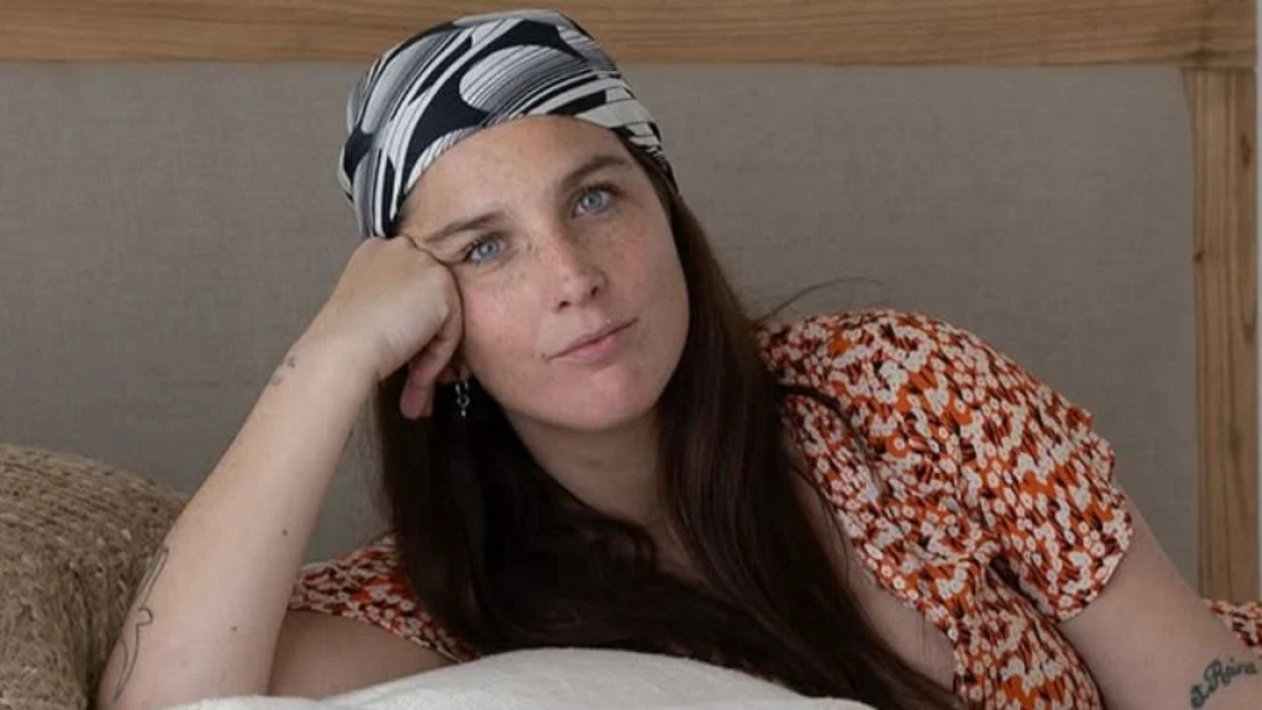 Le extrajeron un pedazo de útero a Juana Repetto y se complica su embarazo