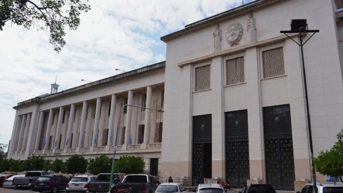 Lo ech� por pedir que lo blanqueen y la Justicia lo hizo pagar caro