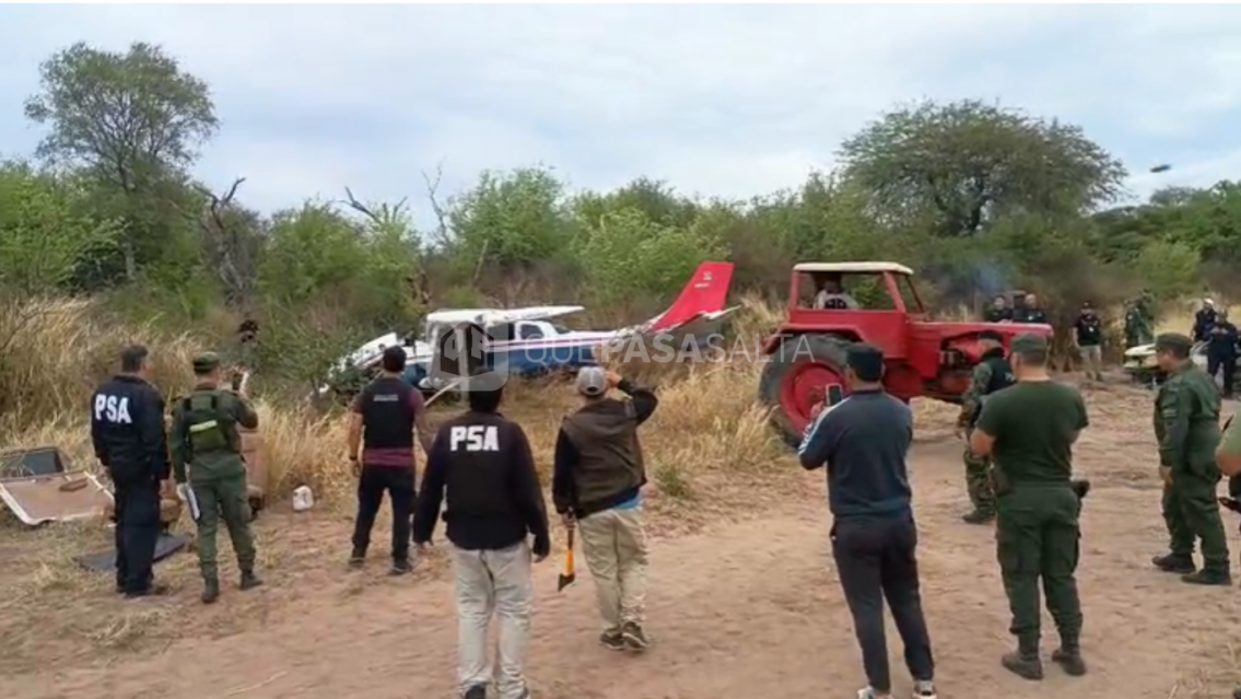 Hallan m�s droga enterrada y confirman cuatro detenidos en la avioneta que cay� en Salta