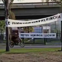 Pasacalles con frases terribles aparecieron alrededor del Estadio 23 de Agosto