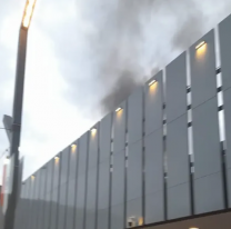 "Se est&aacute; quemando": tensi&oacute;n y evacuados en el cabildo de Jujuy por un incendio