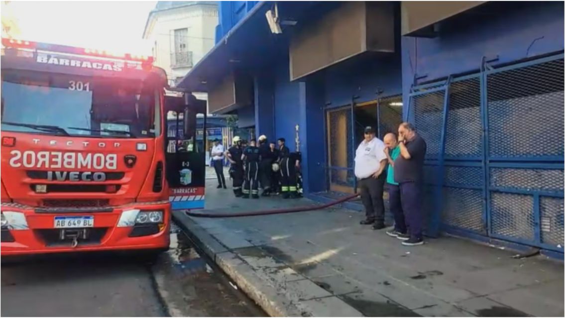 Conmoci�n en La Bombonera: se desat� un feroz incendio