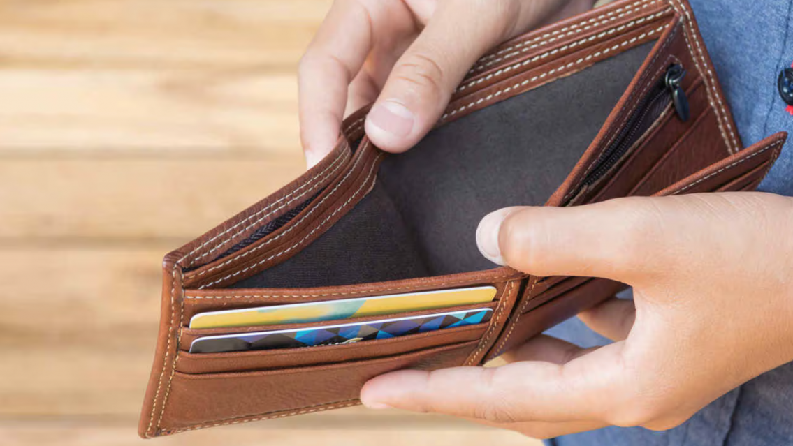 El gasto silencioso que destruyó el sueldo de los argentinos, según un experto en economía