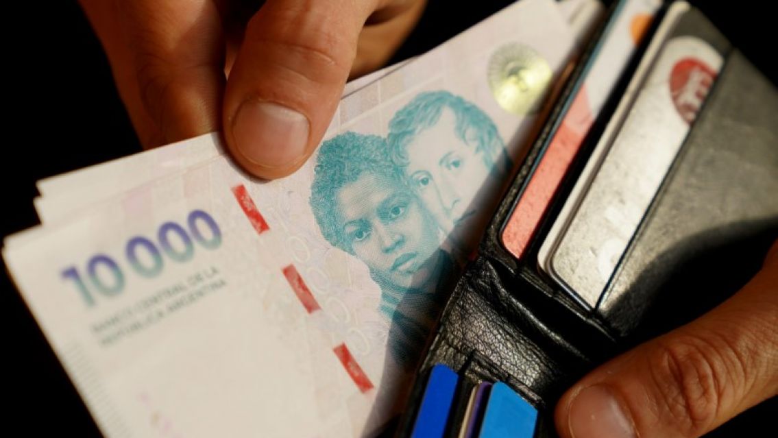 Habr� bono de fin de a�o para empleados de Jujuy: el gobierno garantiz� el pago