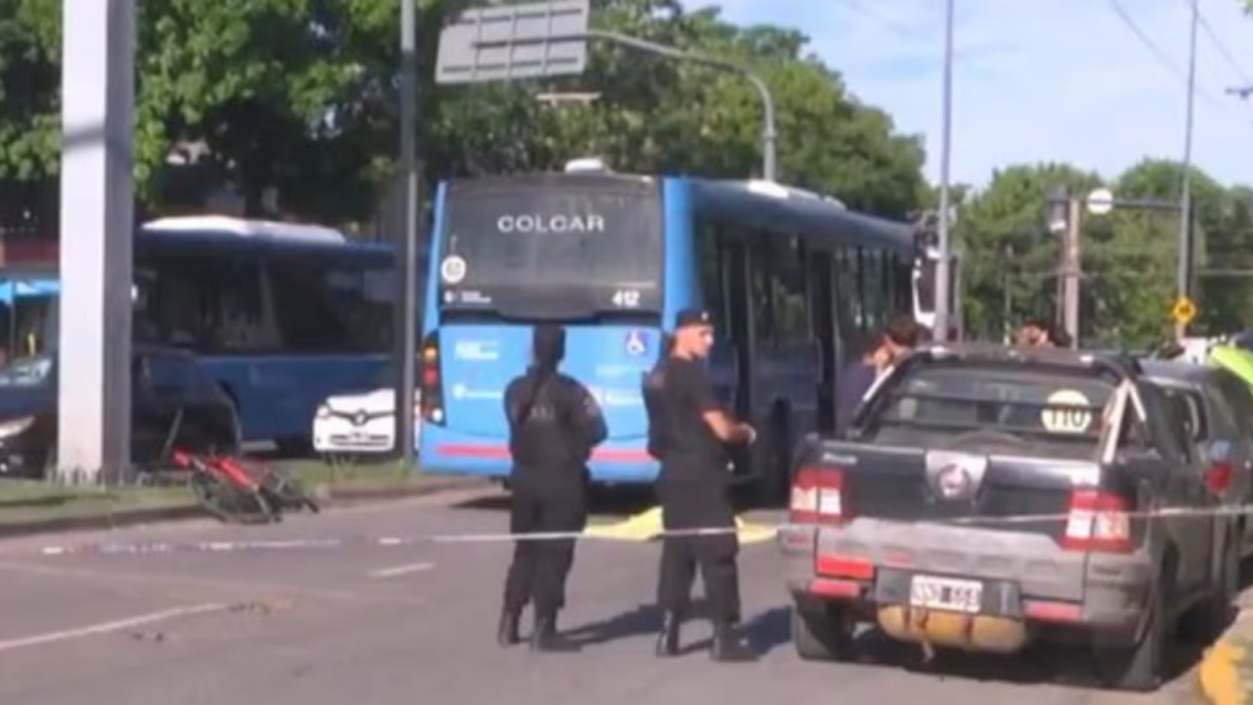 Estudiante de 23 a�os iba en su bici y fue atropellada por un colectivo: falleci�