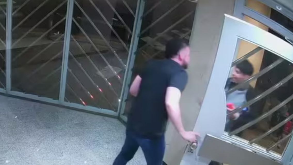 "Me dijo que tenía que morir": brutal ataque a puñaladas de viudos negros a un psicólogo