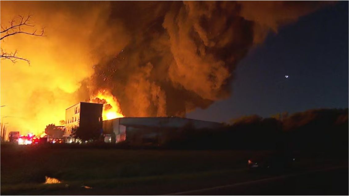 Terrible explosi�n en f�bricas: varios heridos y riesgo de contaminaci�n