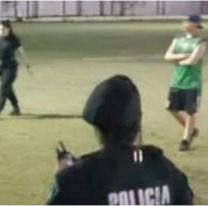 Golpeó a una policía en pleno partido y la Justicia lo obligó a pagar una fortuna
