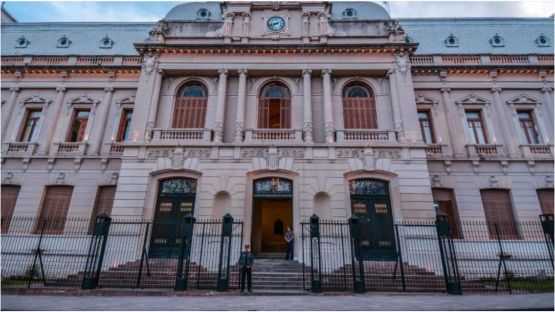 El Gobierno confirm� asueto: qui�nes no trabajar�n este martes