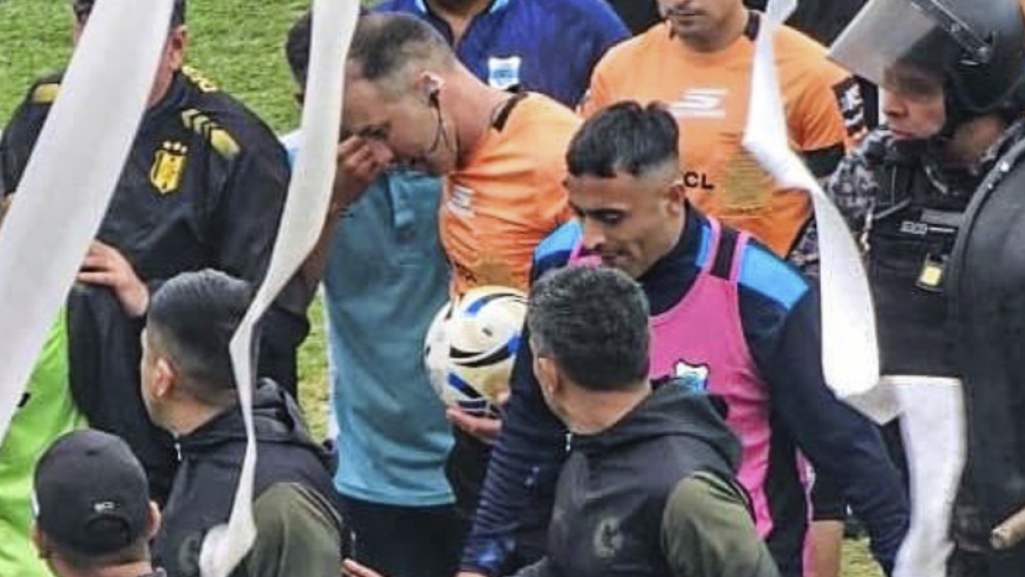 Una vuelta m�s en el esc�ndalo del Lobo Juje�o y el �rbitro Lucas Comesa�a