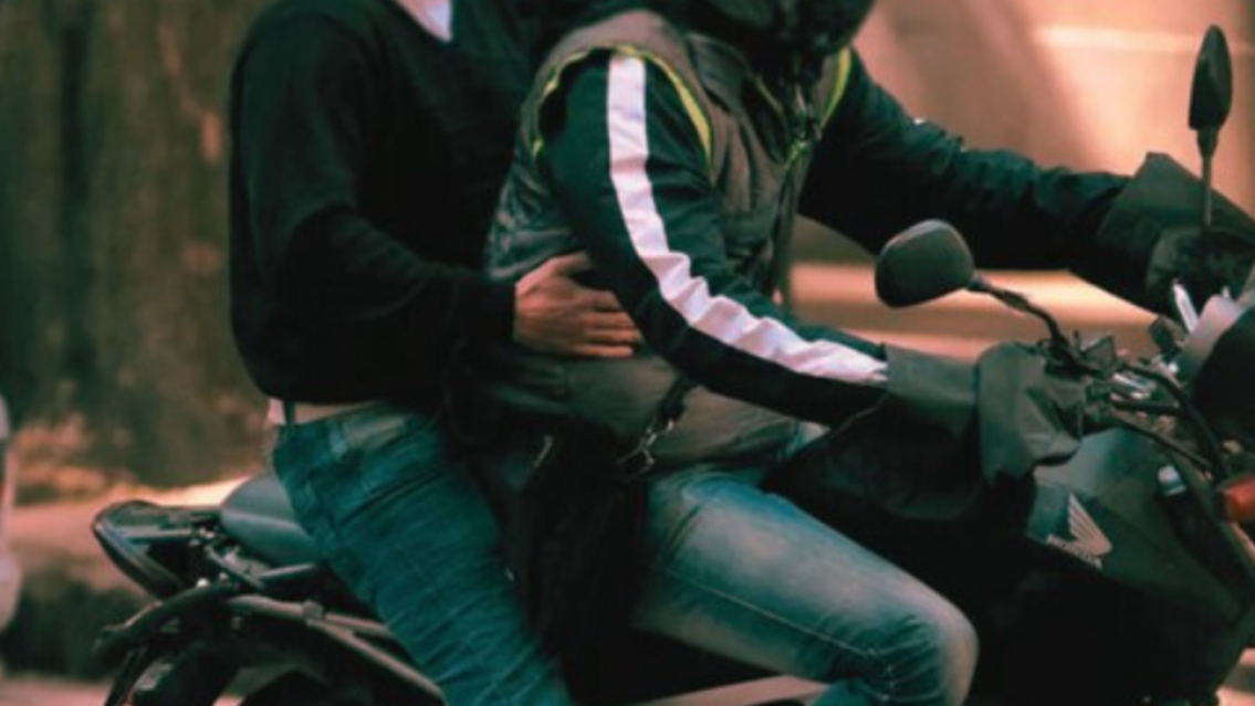 "�Qu� mi�rcoles hac�s!": motochorro se hizo el vivo con un polic�a en plena persecuci�n