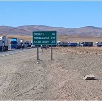 Paso de Jama paralizado: suspenden el tránsito de camiones por fuertes vientos