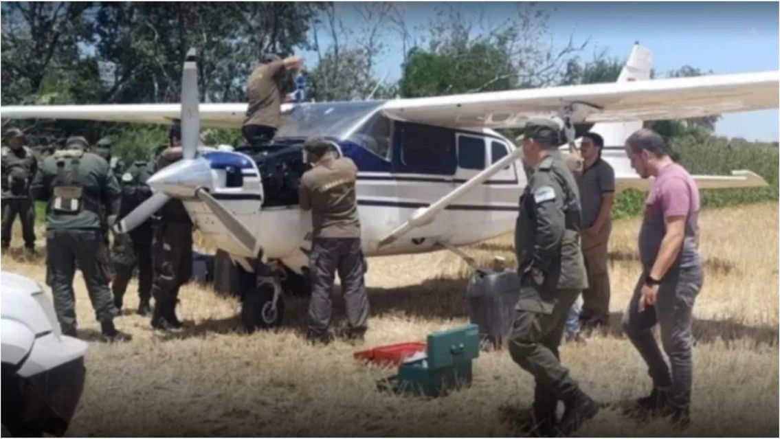 Encuentran otra avioneta boliviana abandonada en un campo de trigo
