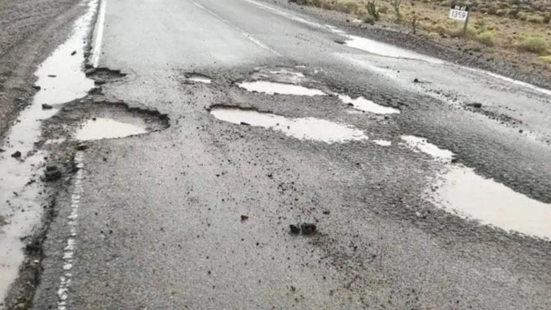 Advierten que 30 de 40 mil kilómetros de rutas necesitan mantenimiento "urgente" en Argentina