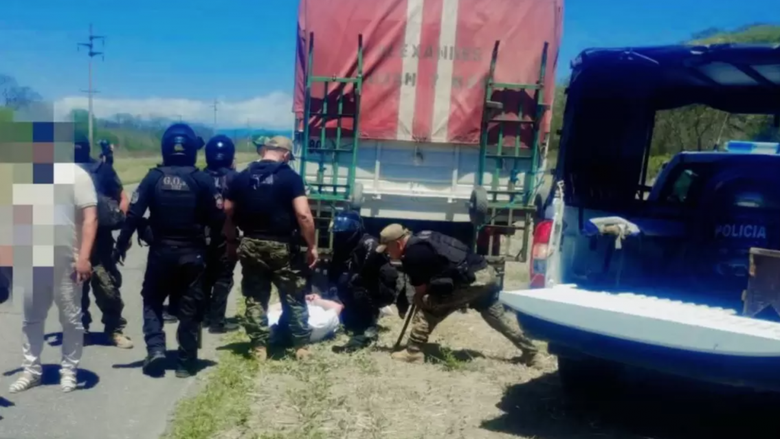 Violento robo en Jujuy: dos motochorros atacaron un cami�n en plena ruta