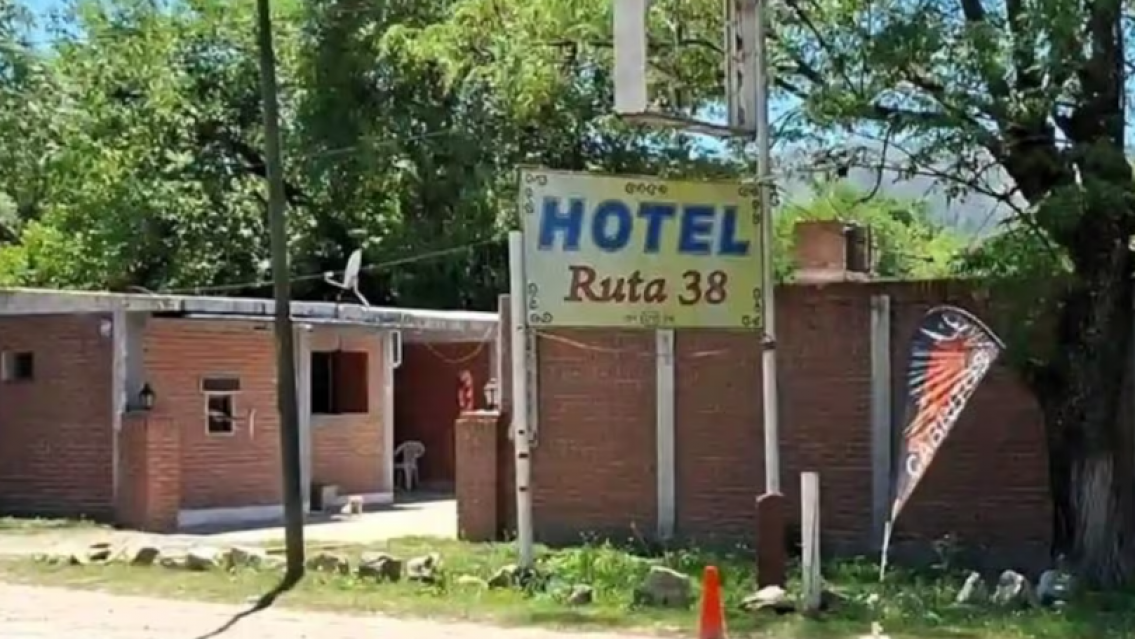 Horror en un telo: hallan a una pareja muerta tras casi un d�a sin respuestas