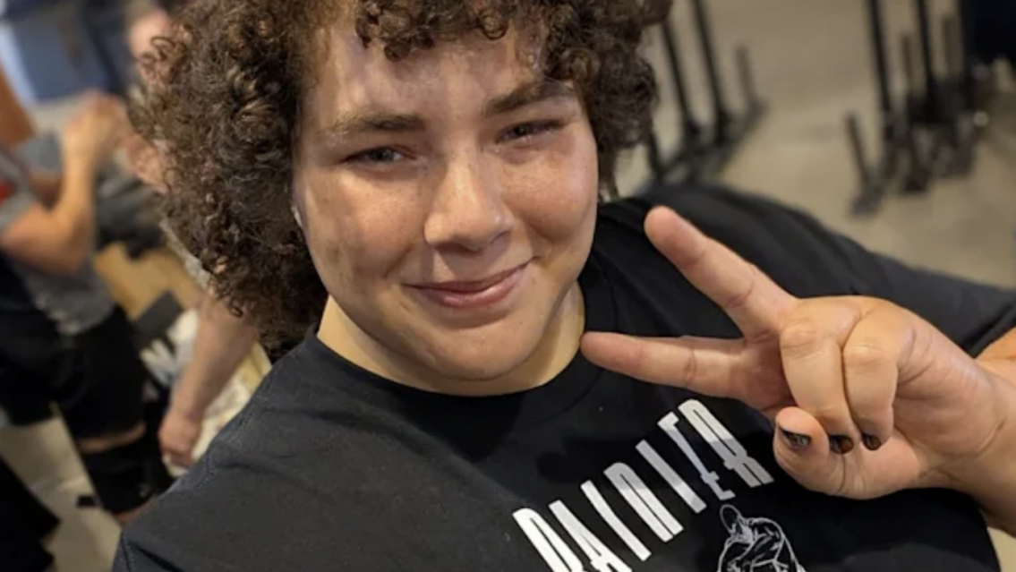 Engañó a todos: "la mujer más fuerte del mundo" mintió desde el principio