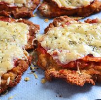 Cena Blanca 2025 en Perico: egresados eligieron milanesa a la napolitana como plato principal