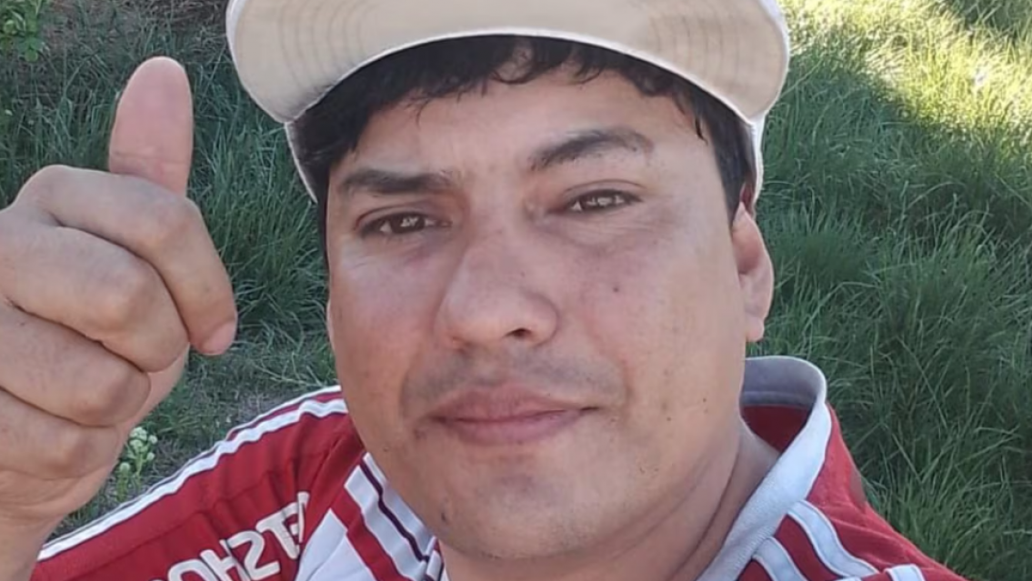 Entr� al play�n, rompi� autos y termin� asesinado a golpes por un empleado