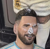 Otro ataque a los Campeones del Mundo: destruyeron una estatua de Messi