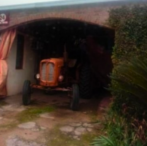 Pe&oacute;n rural no se aguant&oacute; las ganas y fue al "telo" en un tractor: se hiz&oacute; viral