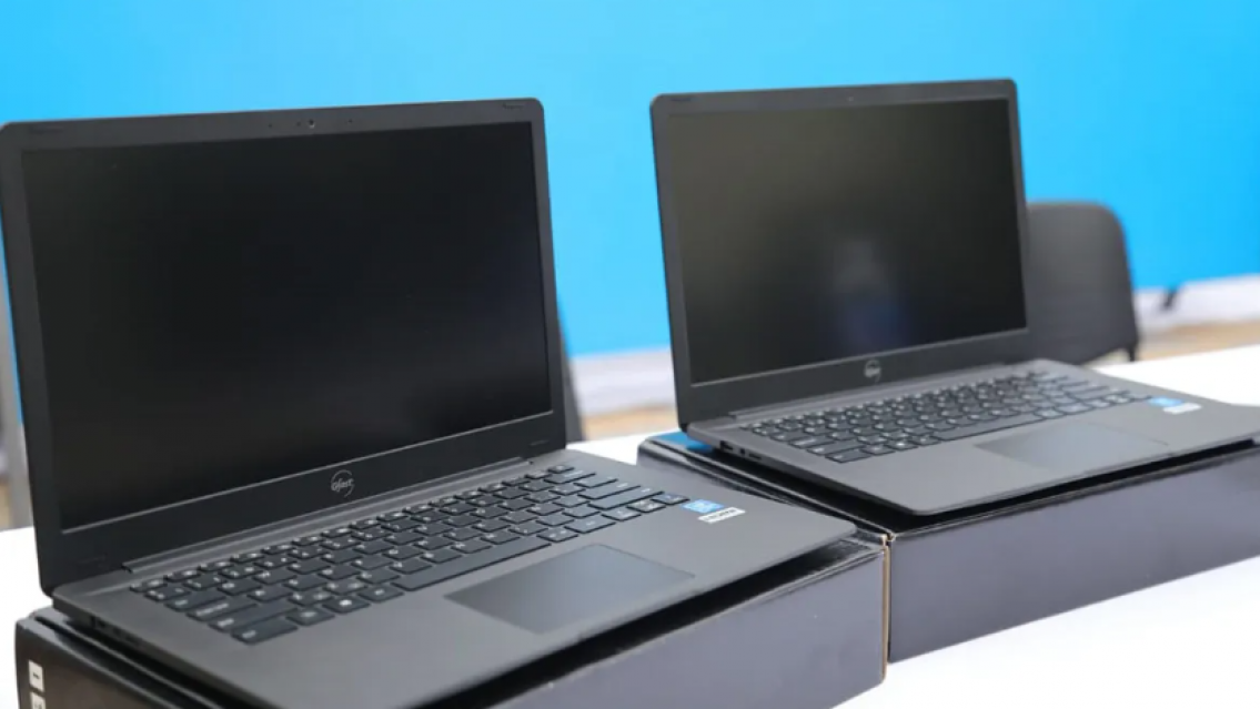 Dos changuitos jujeños robaron diecinueve notebooks de la escuela y se arrepintieron