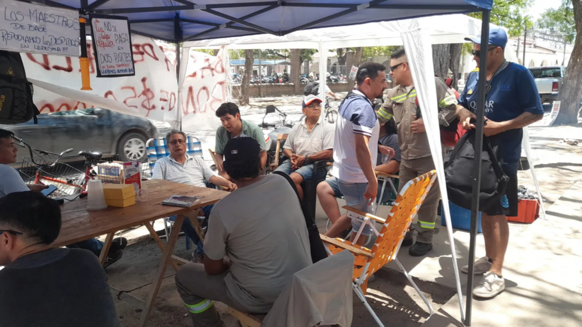 Despidos masivos en Ledesma: trabajadores llevan un mes acampando contra la empresa