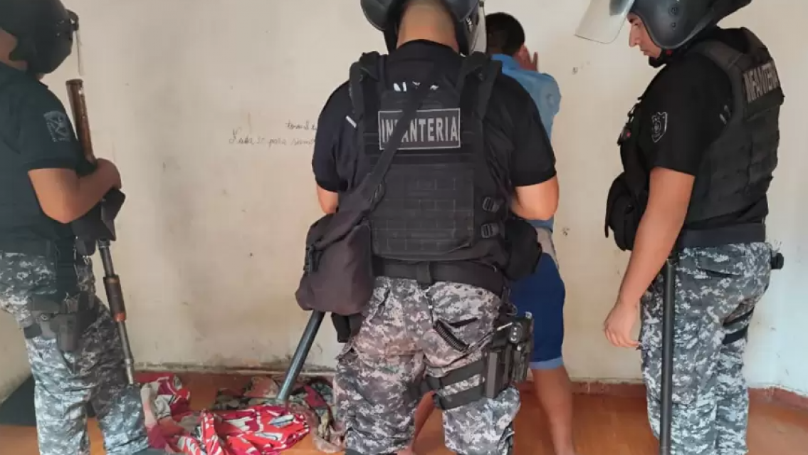 Entró a una casa ajena, se quedó dormido y terminó demorado en Perico