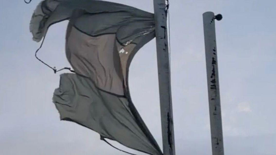 Paso de Jama: indignaci�n por el estado de la bandera en Migraciones
