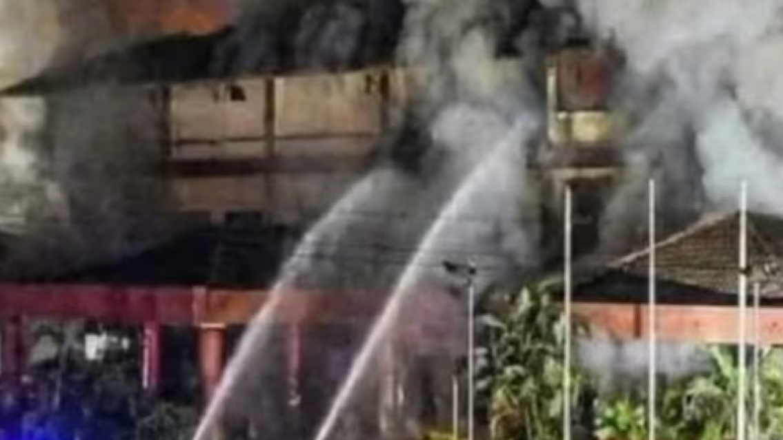 Tragedia en la noche: un incendio arras� un boliche y dej� 25 muertos en India