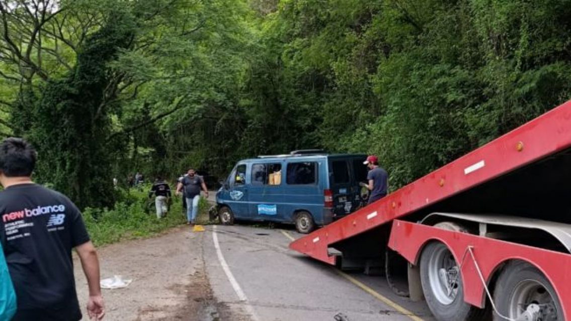 Huyó tras tirar un auto al abismo en la Cornisa a Jujuy