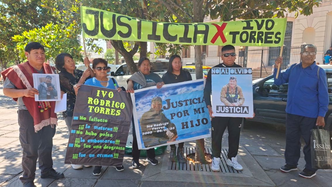 Gendarmes acusados del asesinato de Ivo Torres siguen libres y trabajando: piden juicio urgente